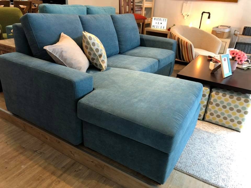 Chaise Longue modelo Recto Medidas 2.20 x 1.60 TAPIZADO EN TELAS COMUNES