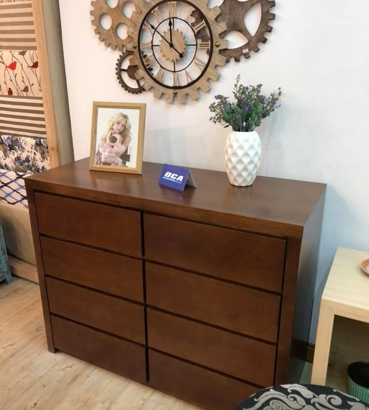 Comoda en Cedro con guias telescópicas