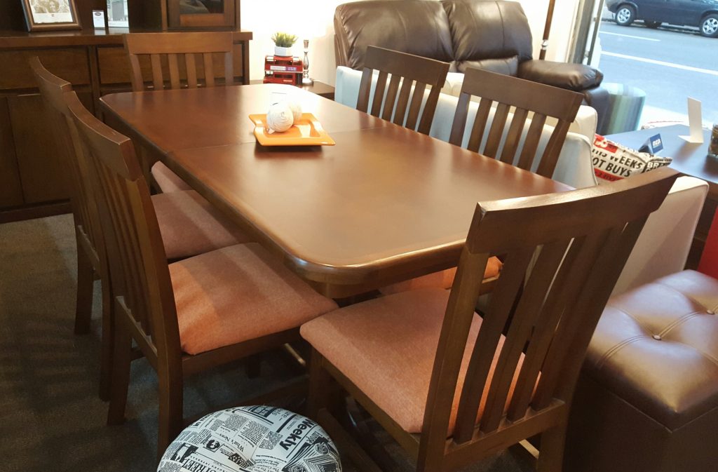 Juego de comedor extensible semi oval