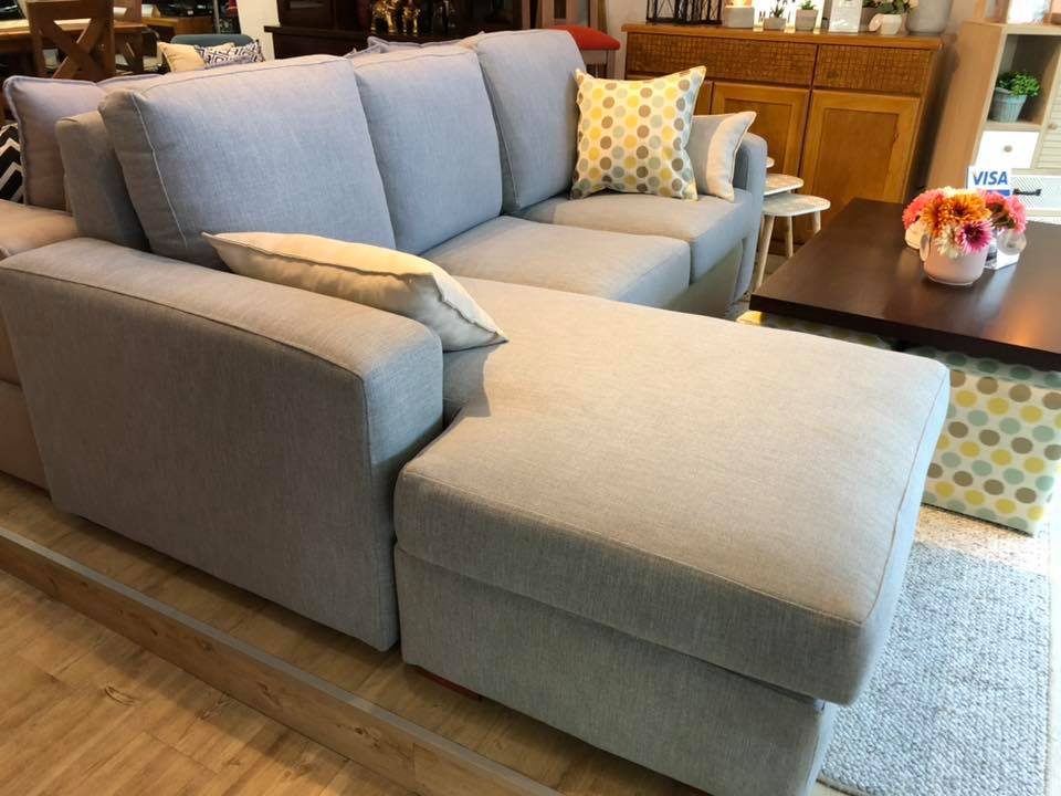 Chaise Longue modelo Recto Medidas 2.20 x 1.60 TAPIZADO EN TELAS COMUNES