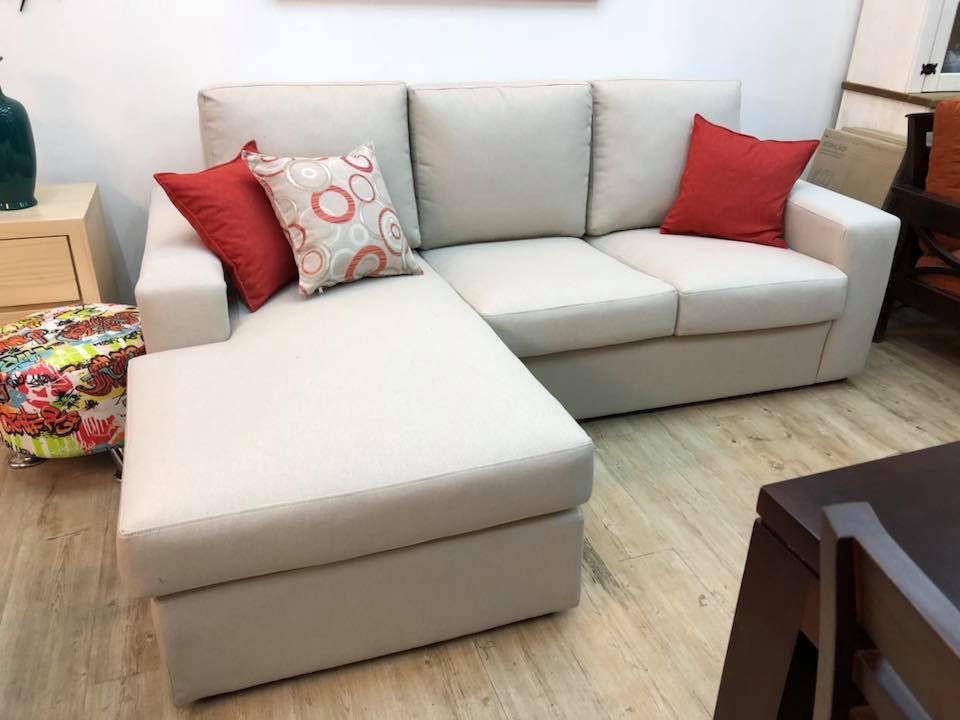 Chaise Longue modelo Recto Medidas 2.20 x 1.60 TAPIZADO EN TELAS COMUNES