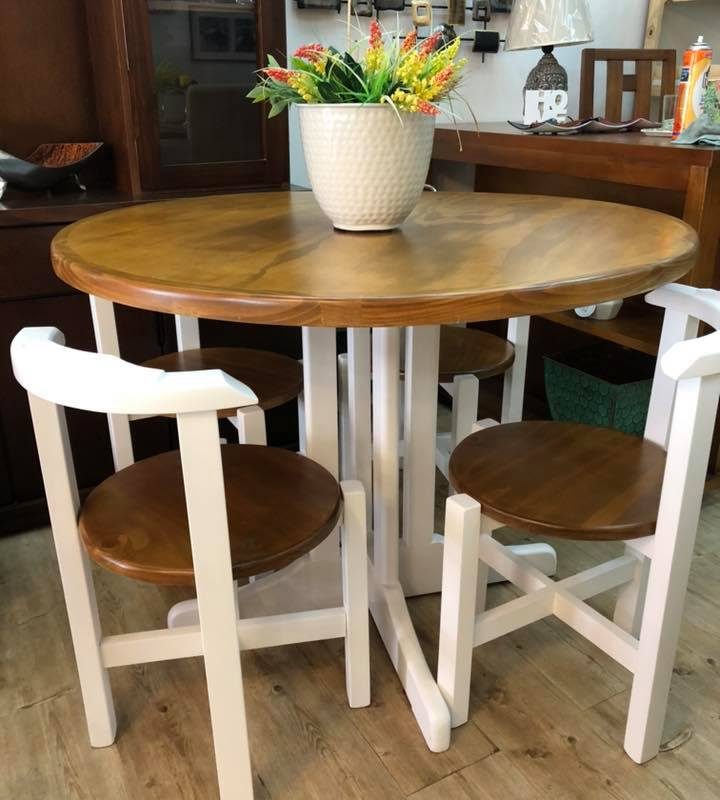 Mesa redonda compacta