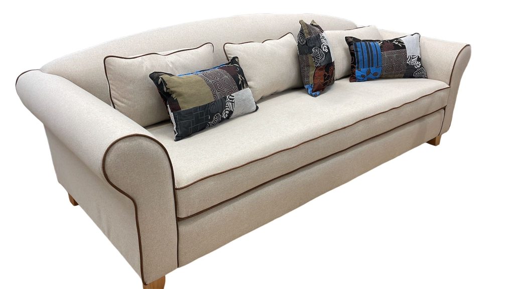 Sofa tres cuerpos modelo Capri Tapizado en tela lavable